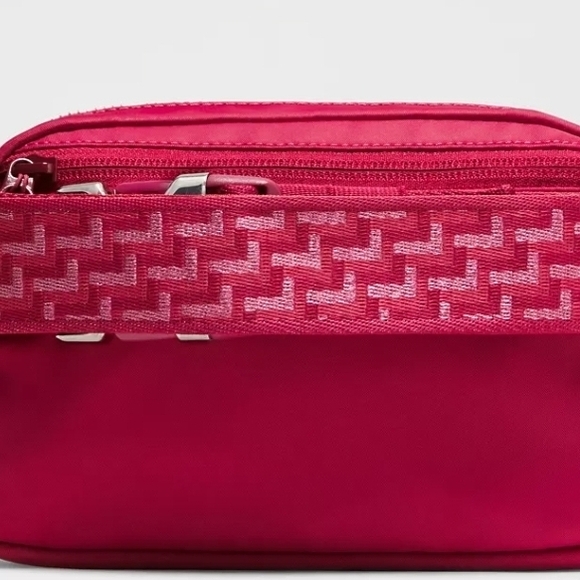 New Lululemon Everywhere Belt Bag 1L Monogram Metallic - Picture 4 of 4